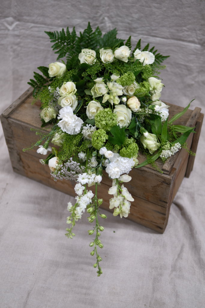 Bårebukett i seremonies farger